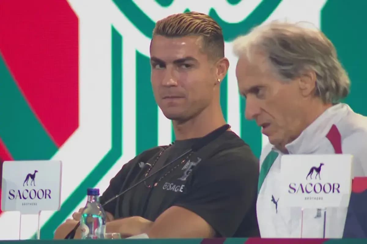 Giorgi Gessus ends Ronaldo's statue