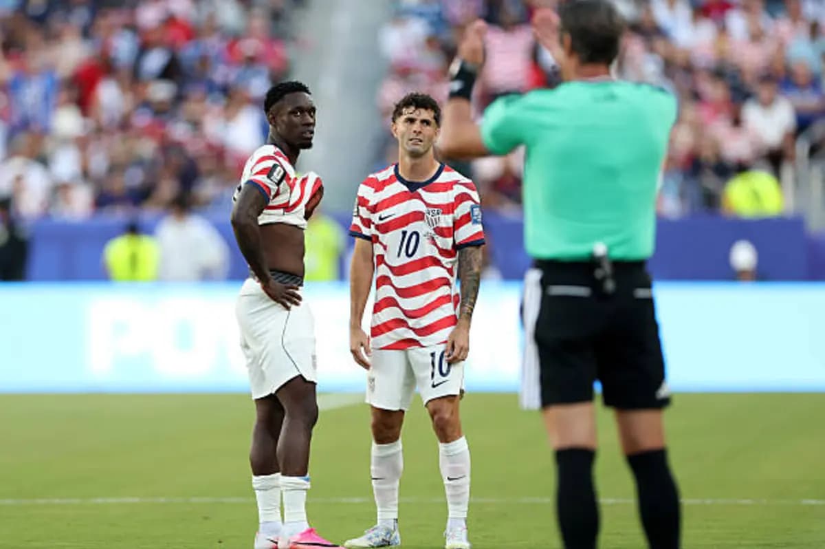 Canada coach criticizes FIFA favoritism