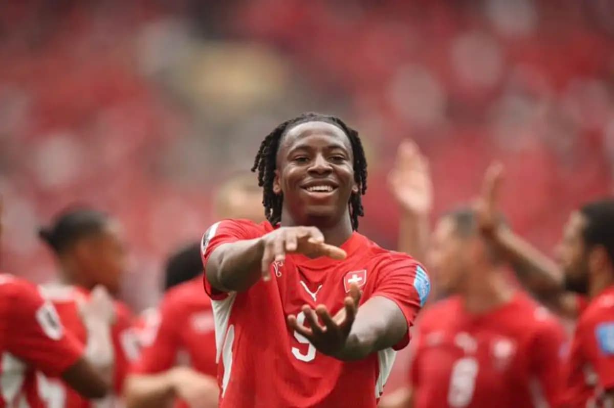 Aston Villa signs Manzambi for €70 million,deal deals blow to Newcastle
