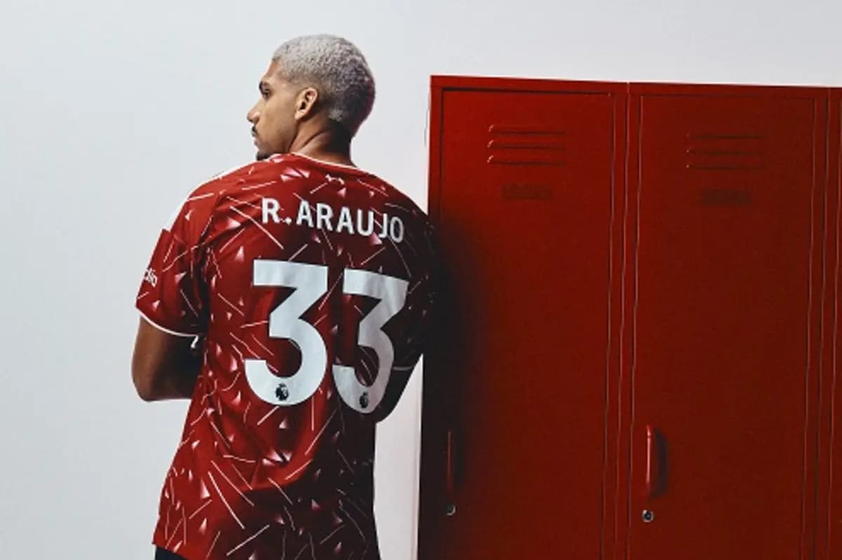 Araújo's achievements with Barcelona after moving to Liverpool
