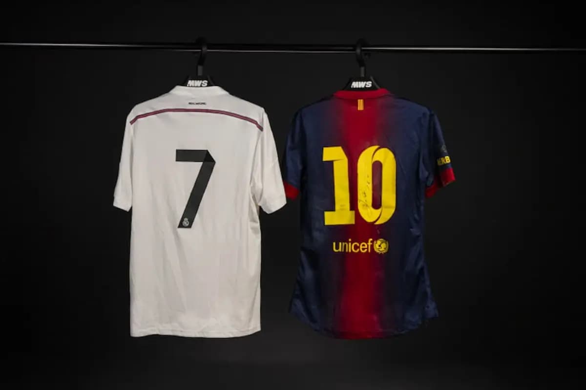 بيع قميص ميسي مع برشلونة بمبلغ خيالي