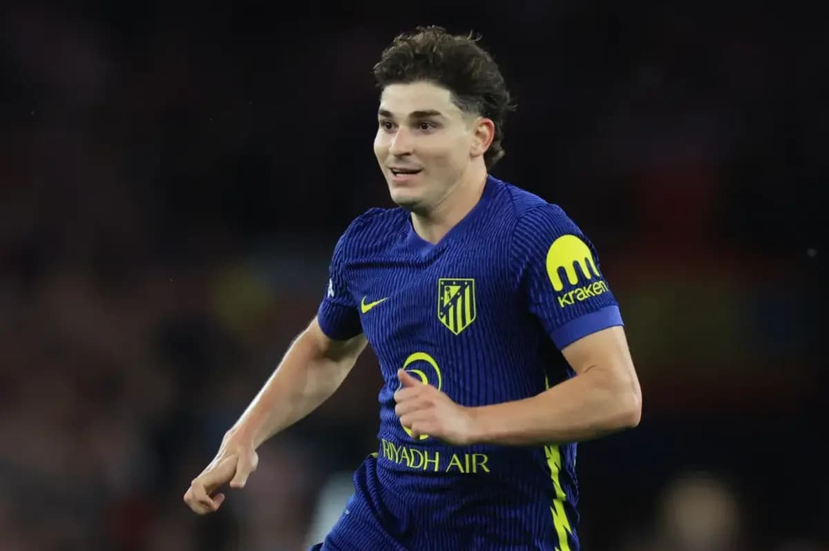 Arsenal's hopes for Álvarez diminish