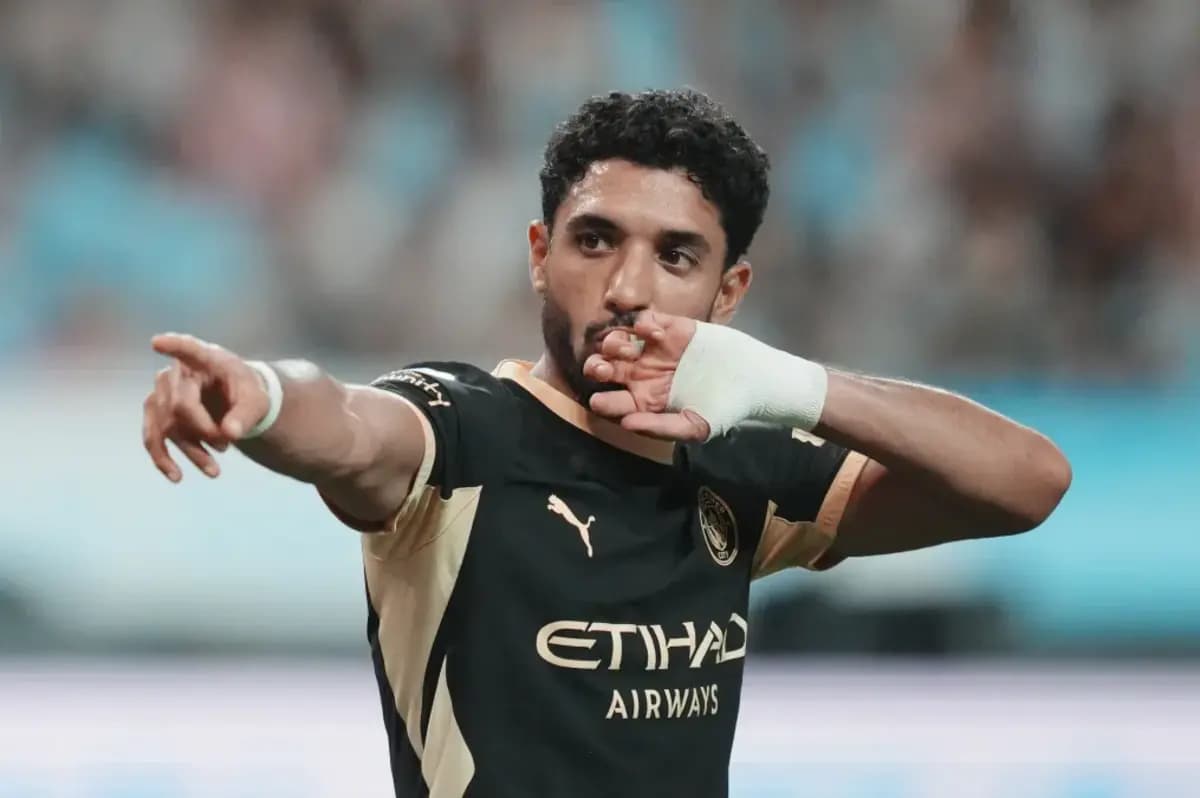 نيوكاسل يسعى لضم عمر مرموش من سيتي