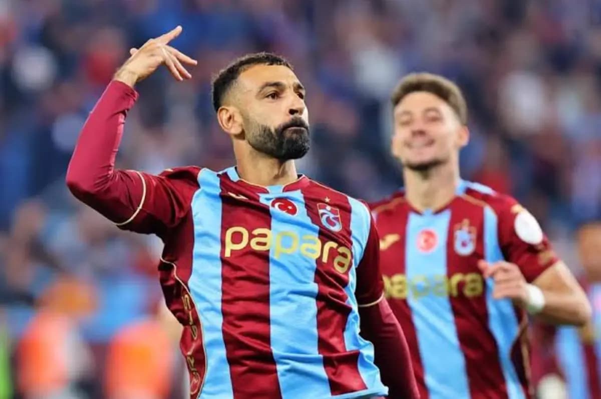 صلاح يحقق هاتريك ويفوز على جالاتا