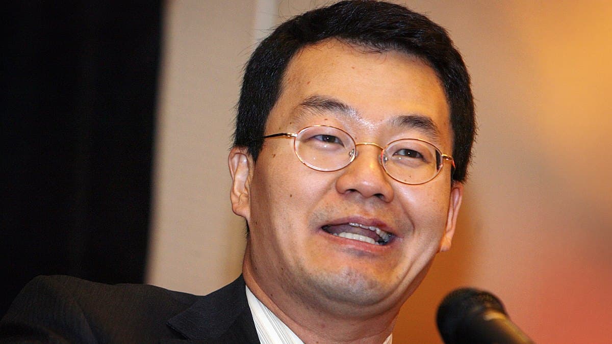 Housing Economist Revises Closing Forecast