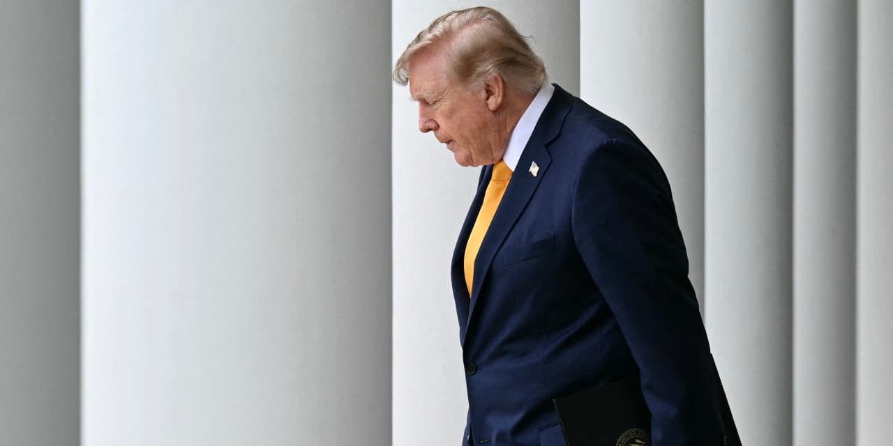Trump Urges Ford to Drop Support