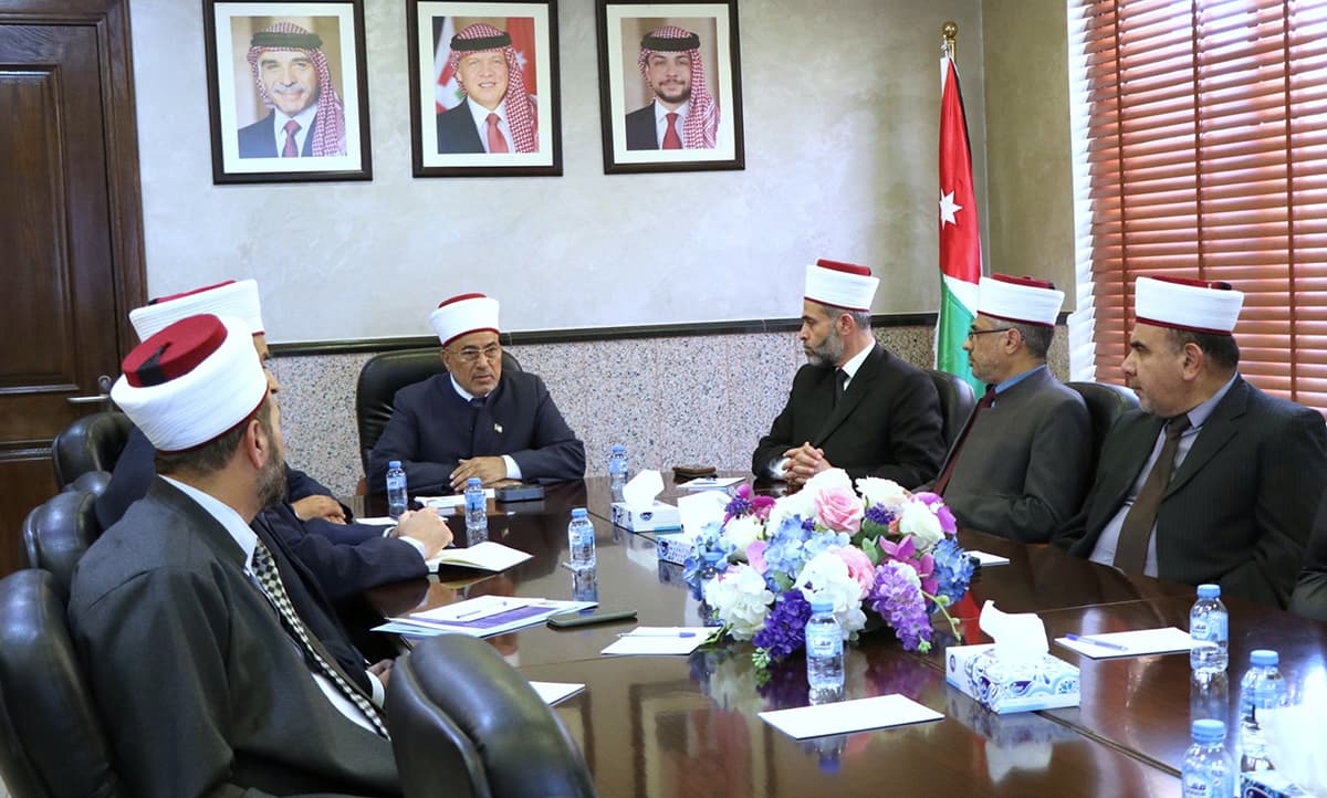 Grand Mufti Stresses Sharia Court Development