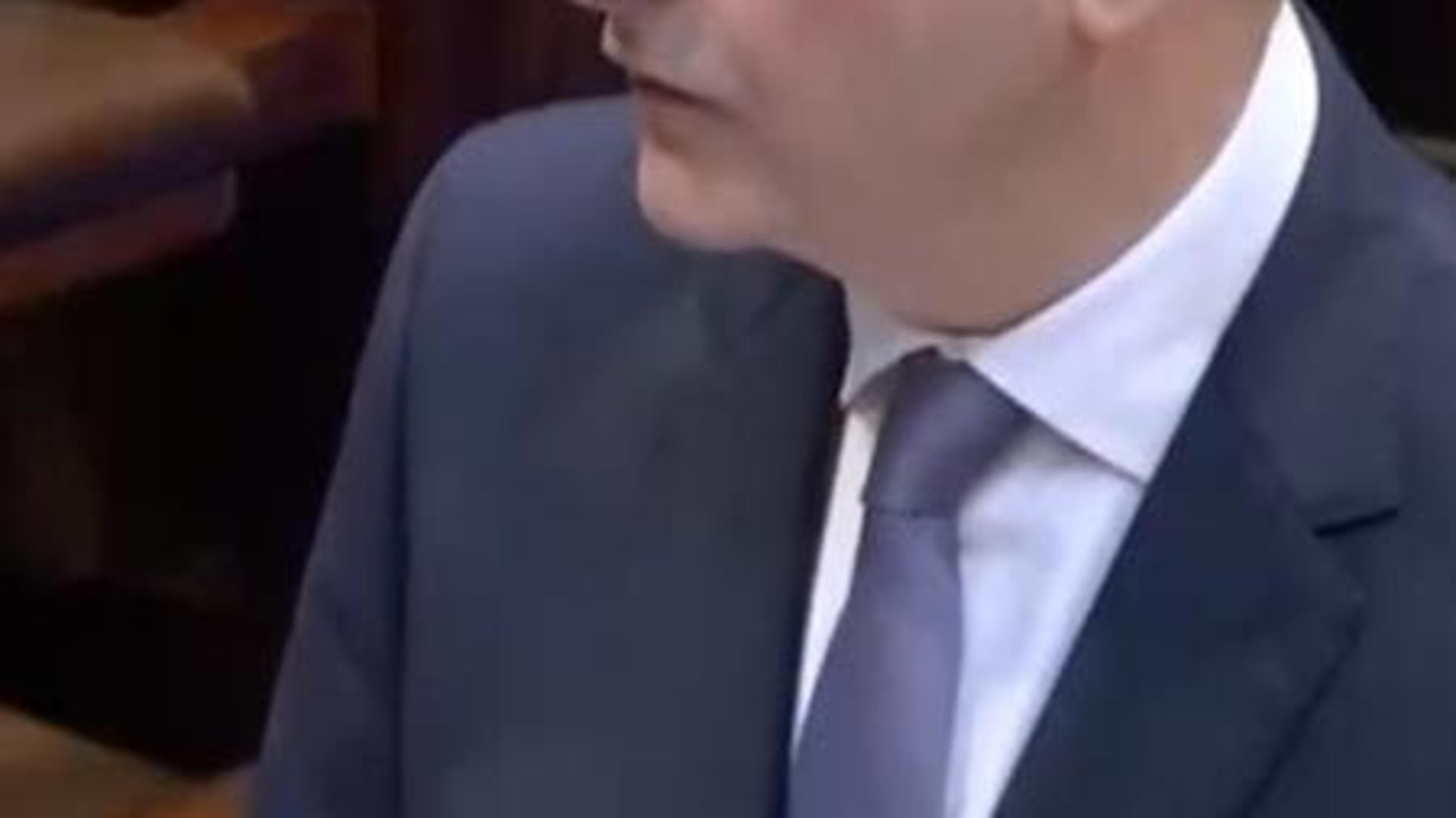 رئيس الوزراء يعترف بإهمال ضابط ميت منذ 40 عاما