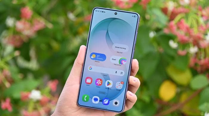 Galaxy S27 يطور كاميرا السيلفي