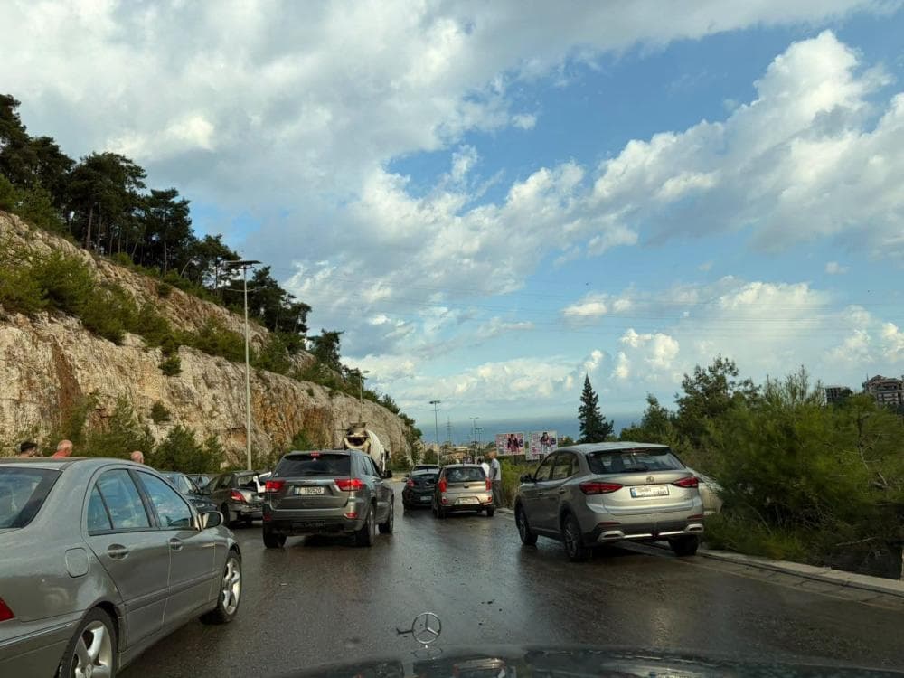 Multi-car crash on Metn Expressway
