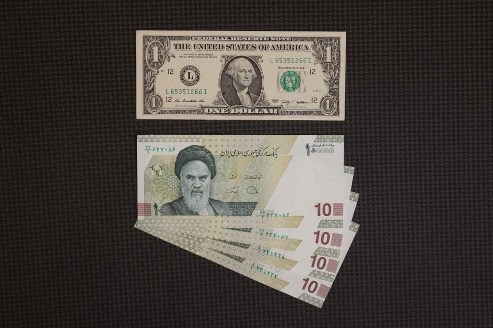 Iranian rial hits 2.5 million per dollar