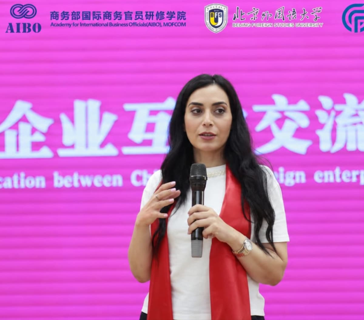 Dr. Rasha Al-Qawasmeh in China training