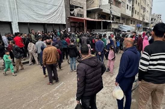Gaza bread lines reappear amid flour shortages