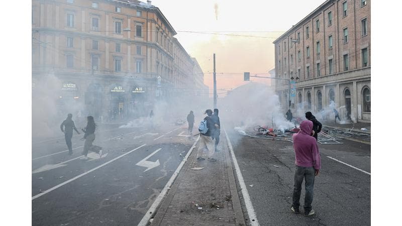 Clashes in Milan and Bologna over living costs
