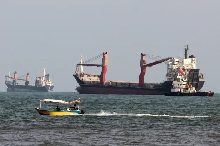 Transit through Strait of Hormuz near halt