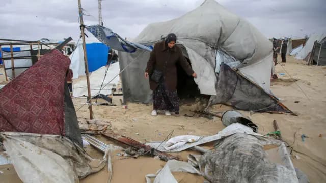 Most Gaza residents seek winter shelter