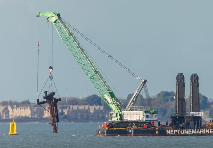Ship with explosives threats Thames for decades