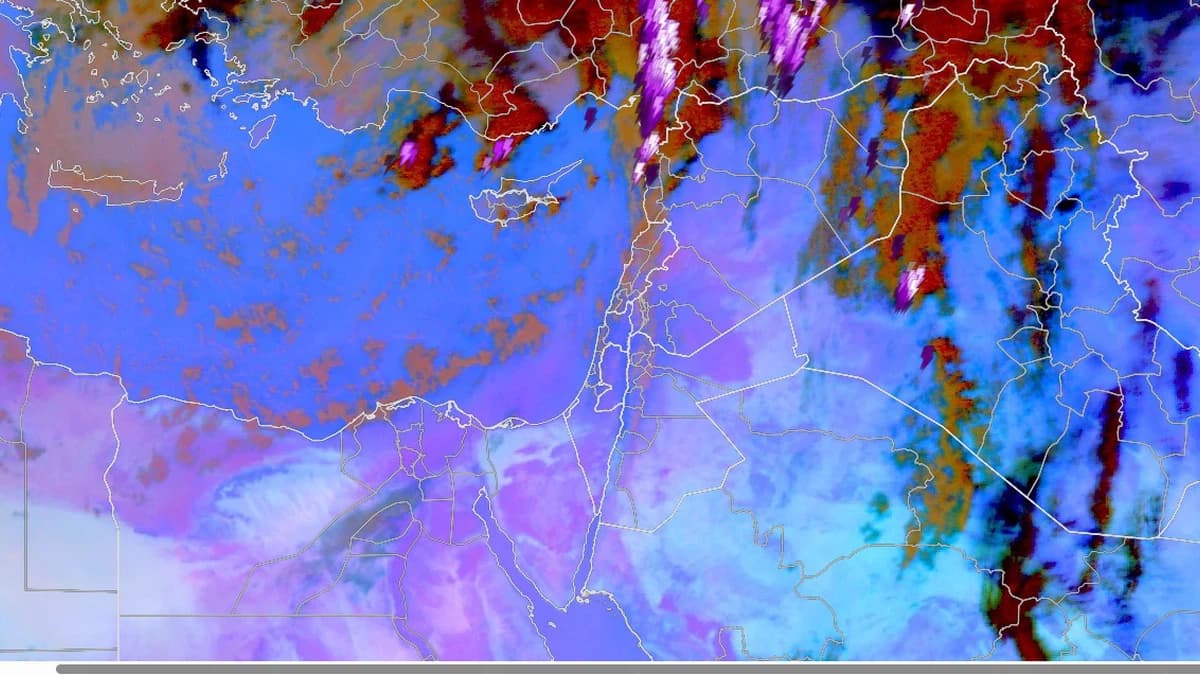 Dust storm approaching Saudi Arabia