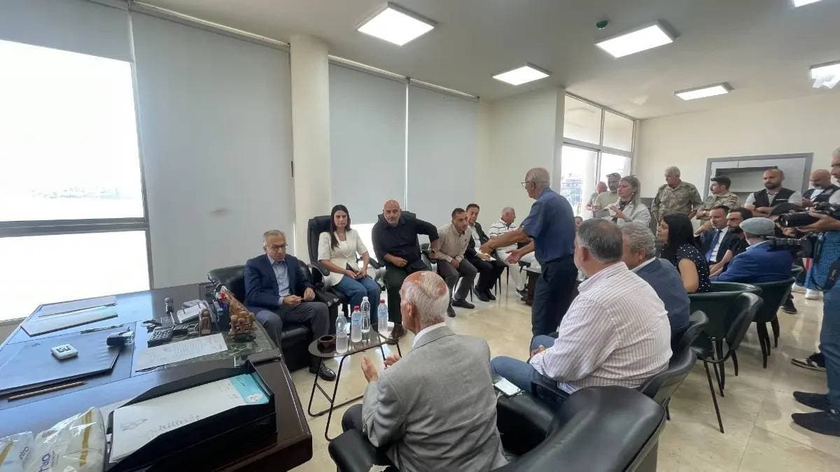 Economy Minister visits Sidon port