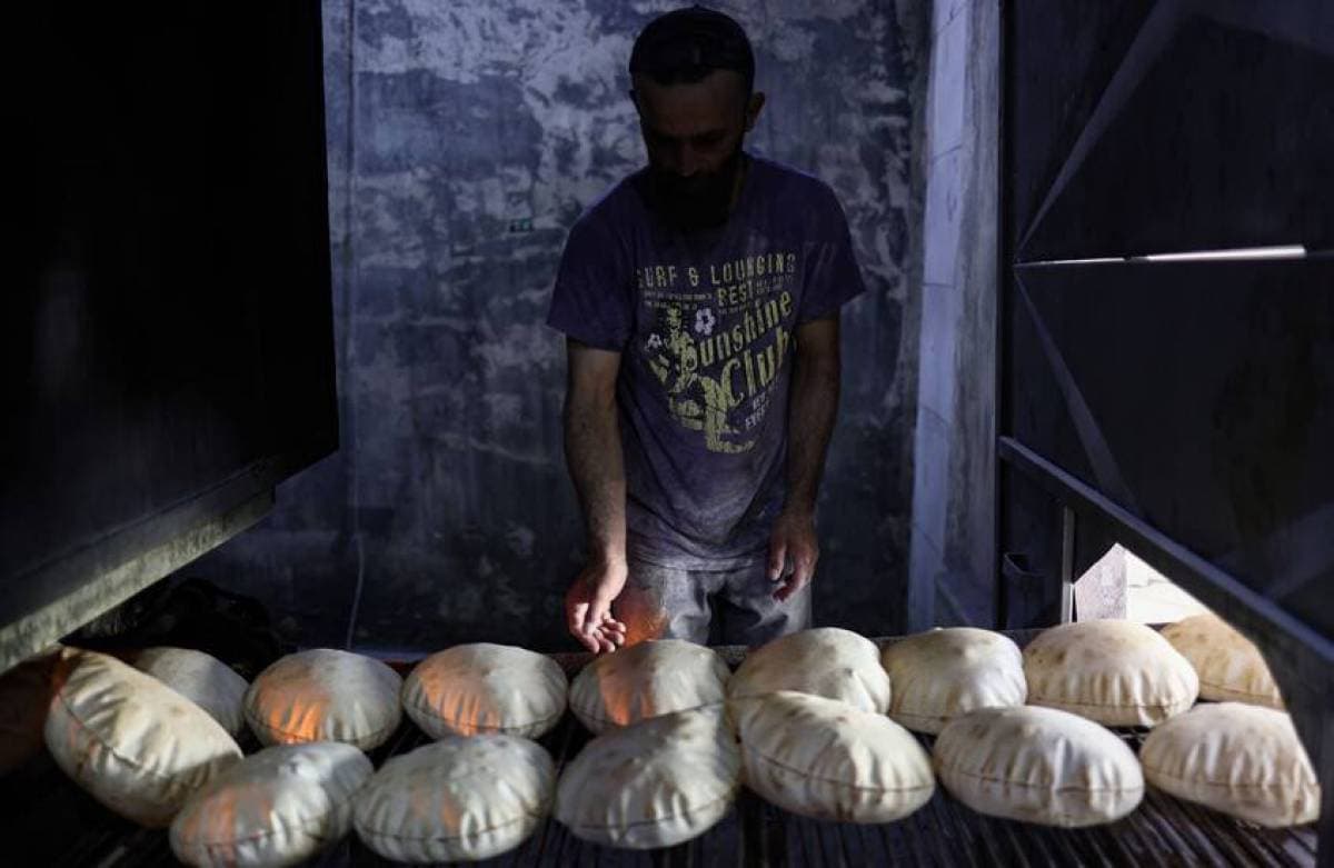Syria denies raising bread price
