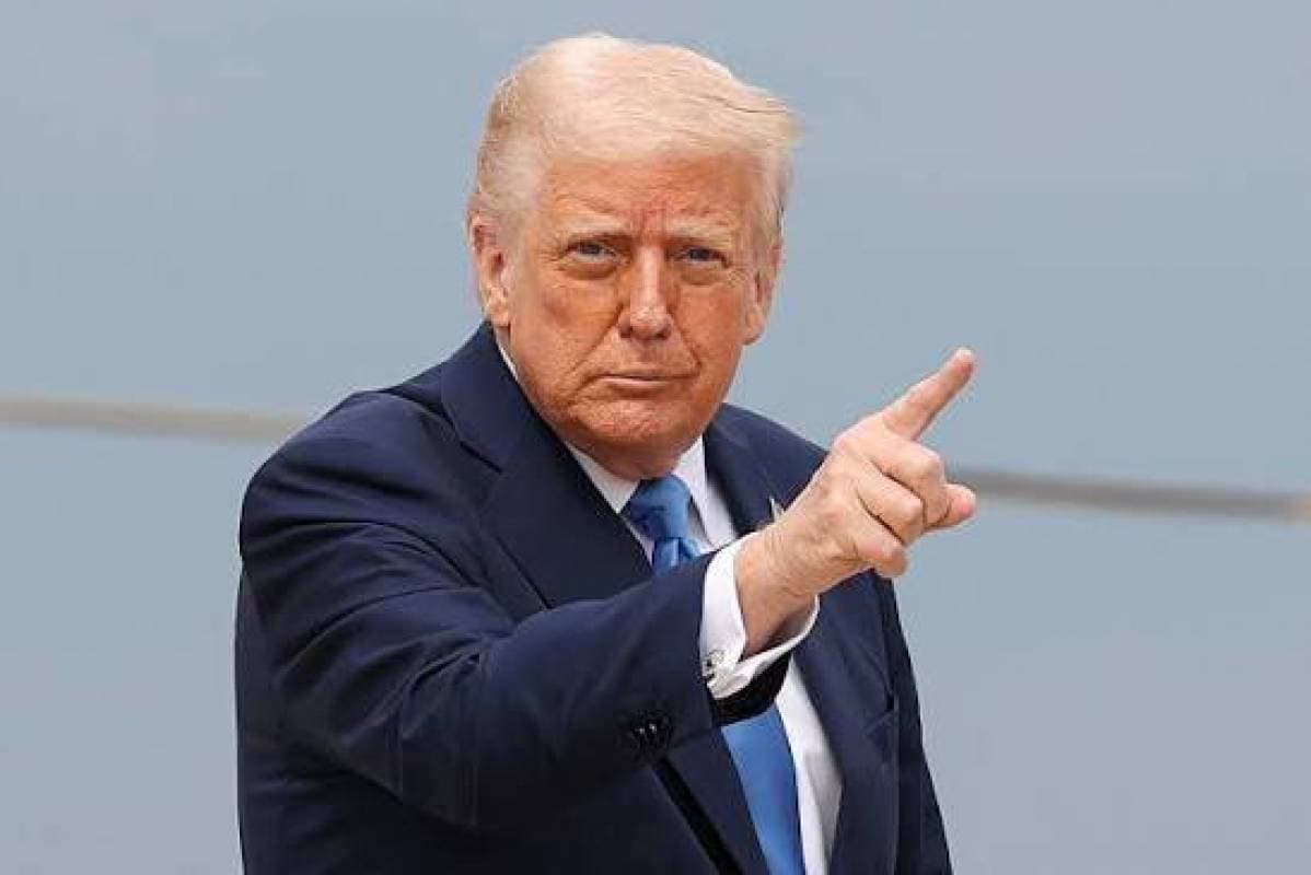 Trump claims Iran is in turmoil and blocks Strait of Hormuz