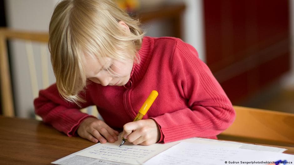 International Left-Handers Day: smarter or more creative