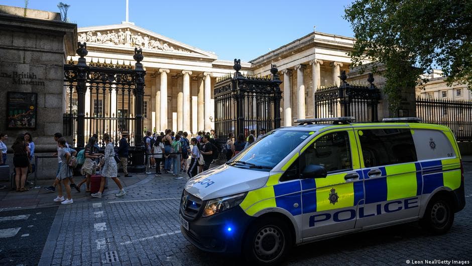 Blind man sues British Museum
