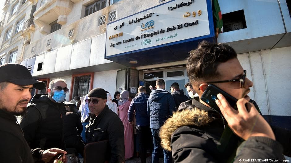 ملايين الشباب بدون وظائف ودور الذكاء الاصطناعي