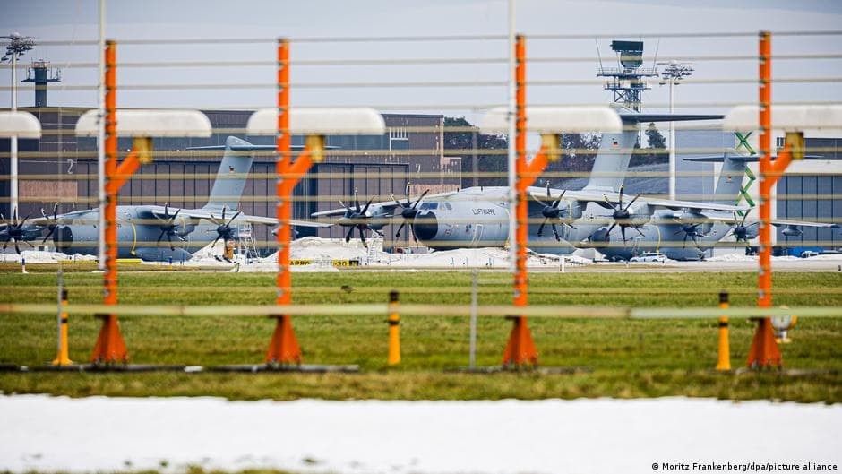 Moscow warnings alter German military plans