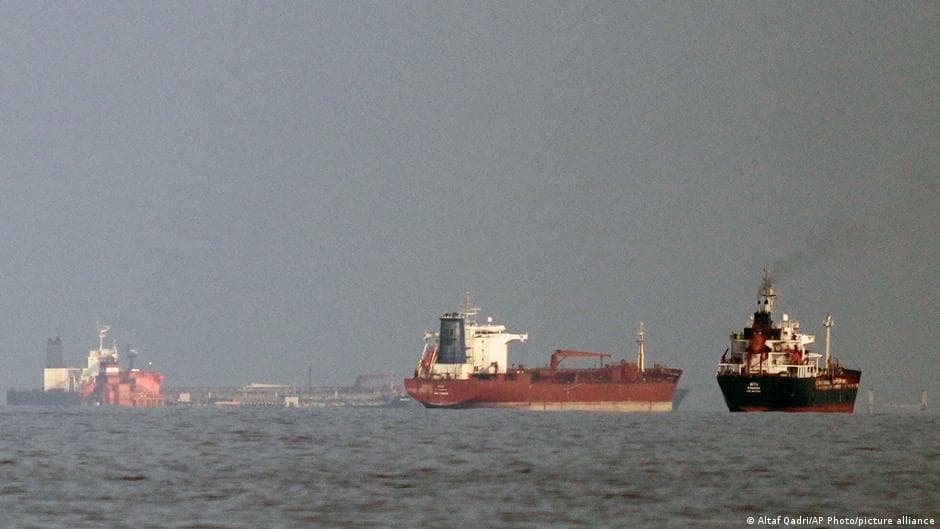Rising Paralysis in Hormuz Shipments Drop