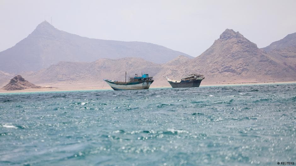 الحوثيون يواصلون التقدم في باب المندب