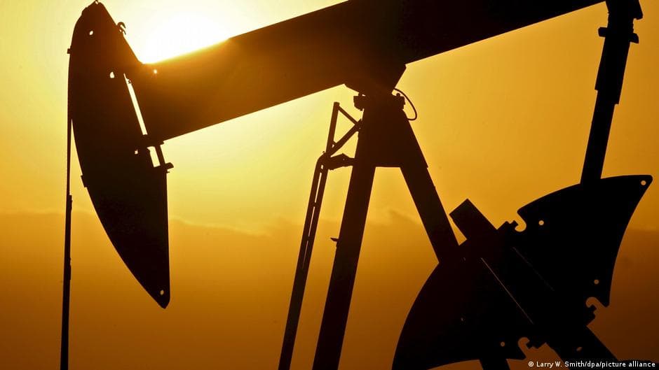 Oil gains as Strait reopening doubts rise