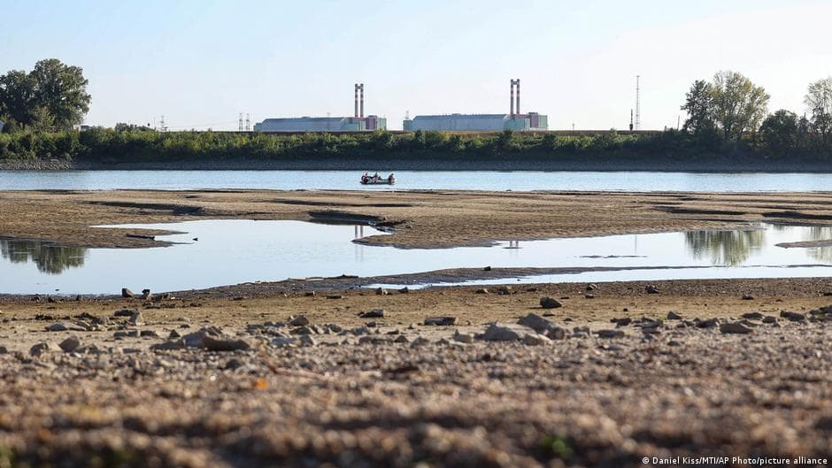 Hungary shuts sole nuclear plant over Danube water levels