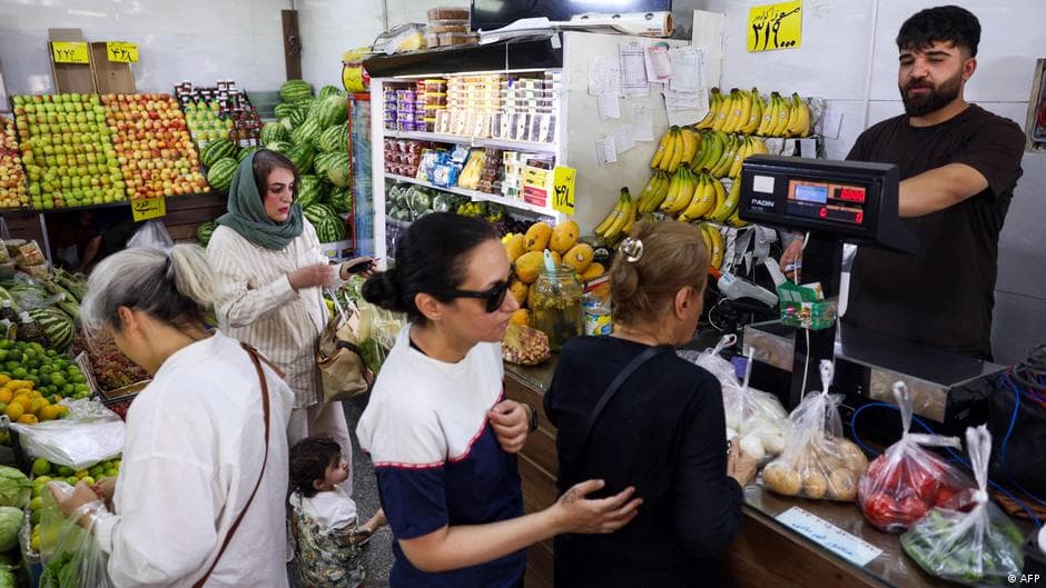 هل تضر العقوبات الأمريكية باقتصاد إيران