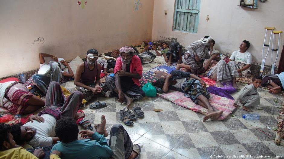 Yemen conflict cuts aid for 800,000