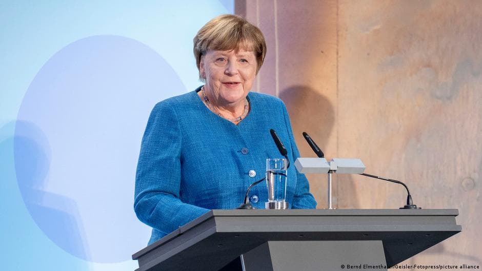Meretz Minister Confronts Merkel Nostalgia