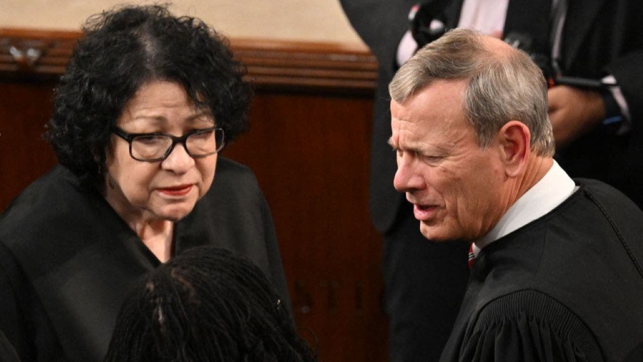 Supreme Court begins term with legitimacy questions