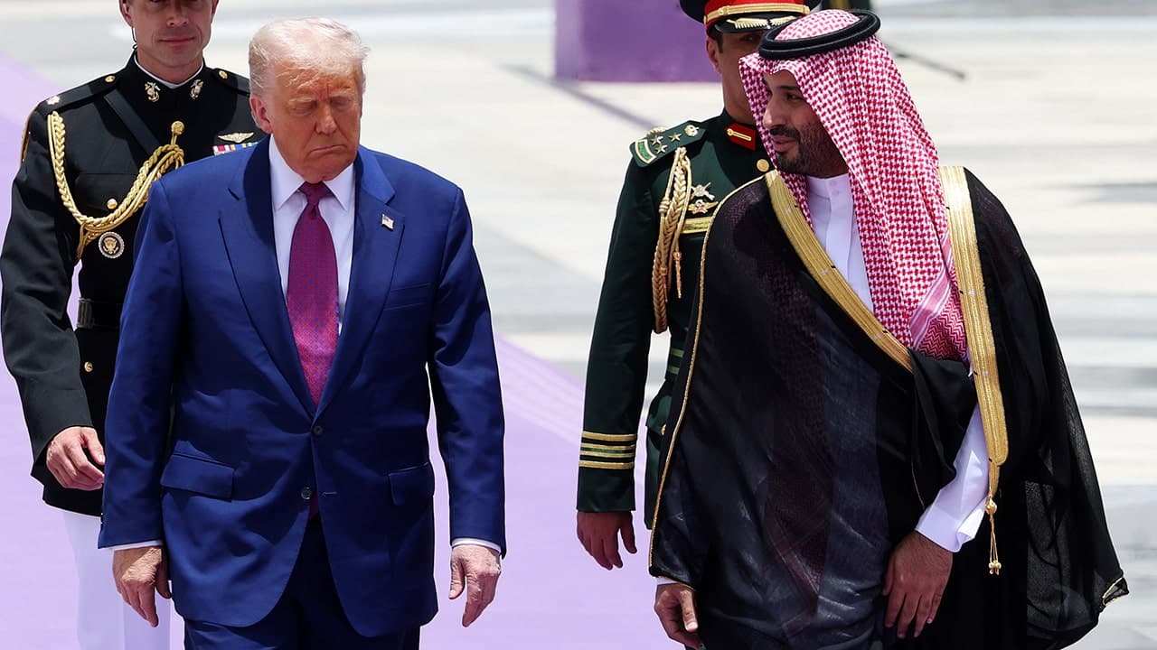 Saudi minister warns of Houthi global threat