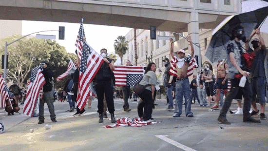 'No Kings' supporters defy warnings for Democrats