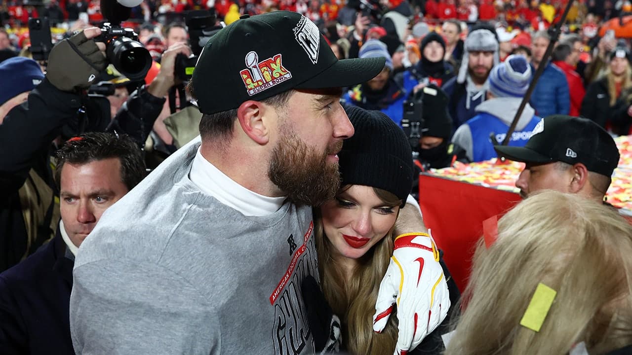 أسطورة NFL يدافع عن تيلور سويفت
