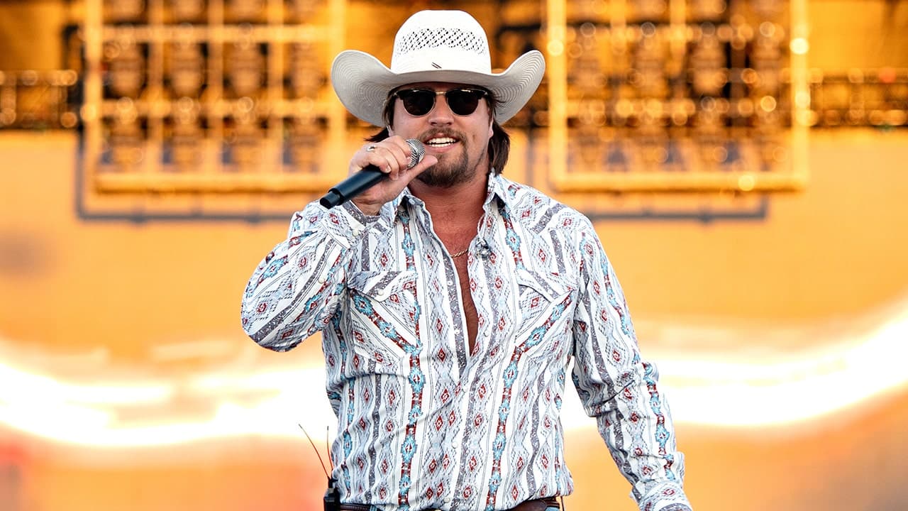 Gavin Adcock's song ignites country fans