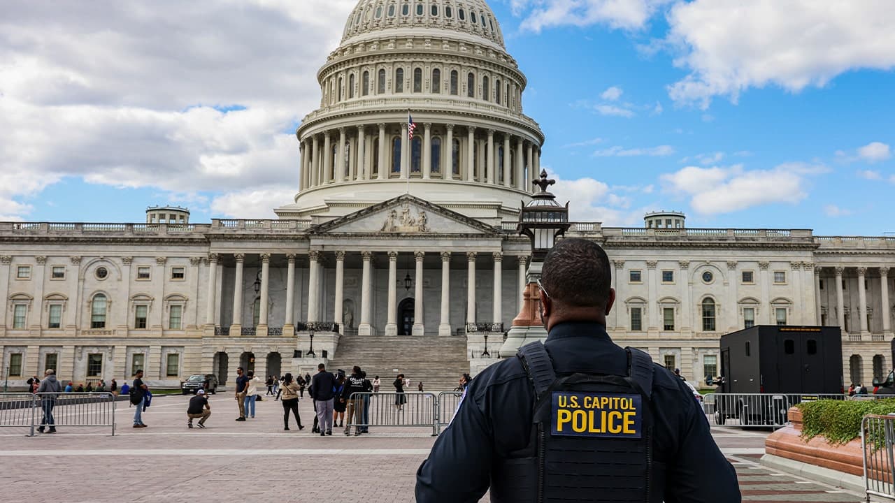 FBI investigates white powder threats to senators