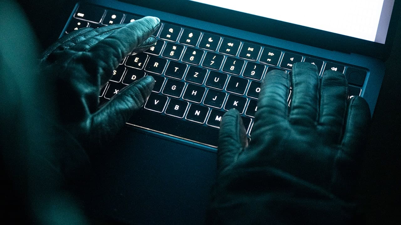 Experts advise skepticism to fight AI scams