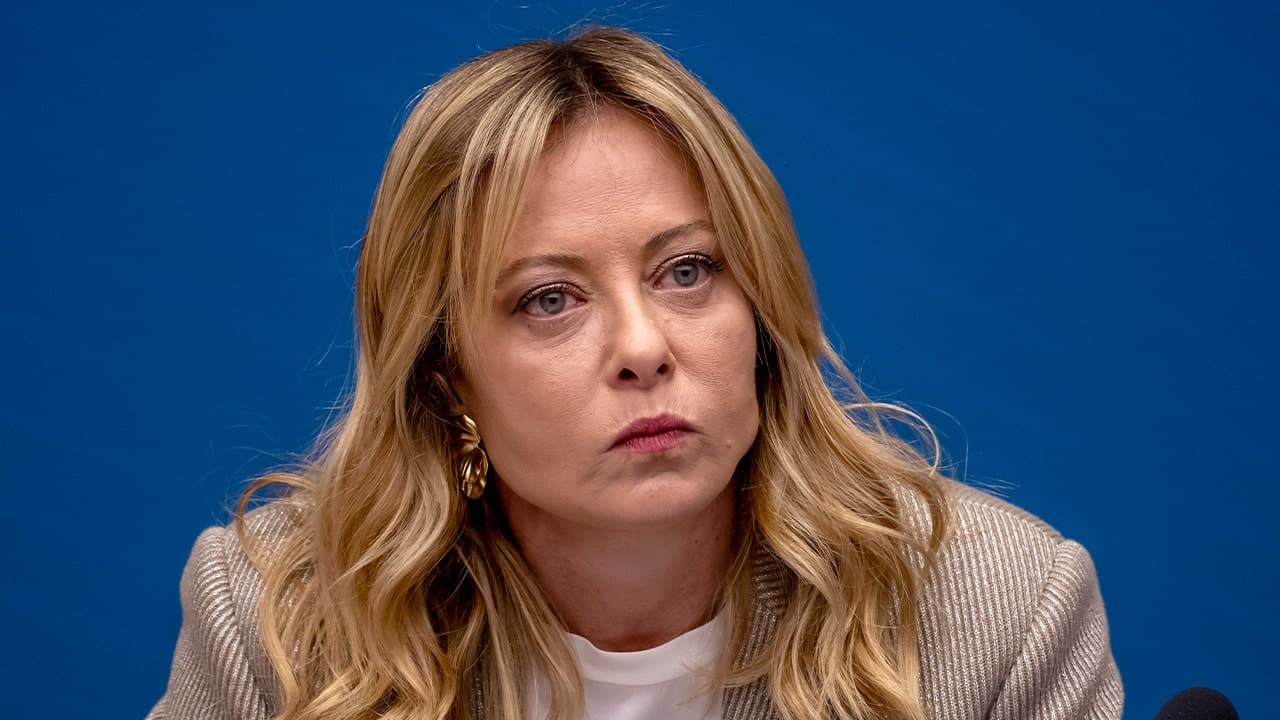 Italian PM advocates student cap and religious attire ban