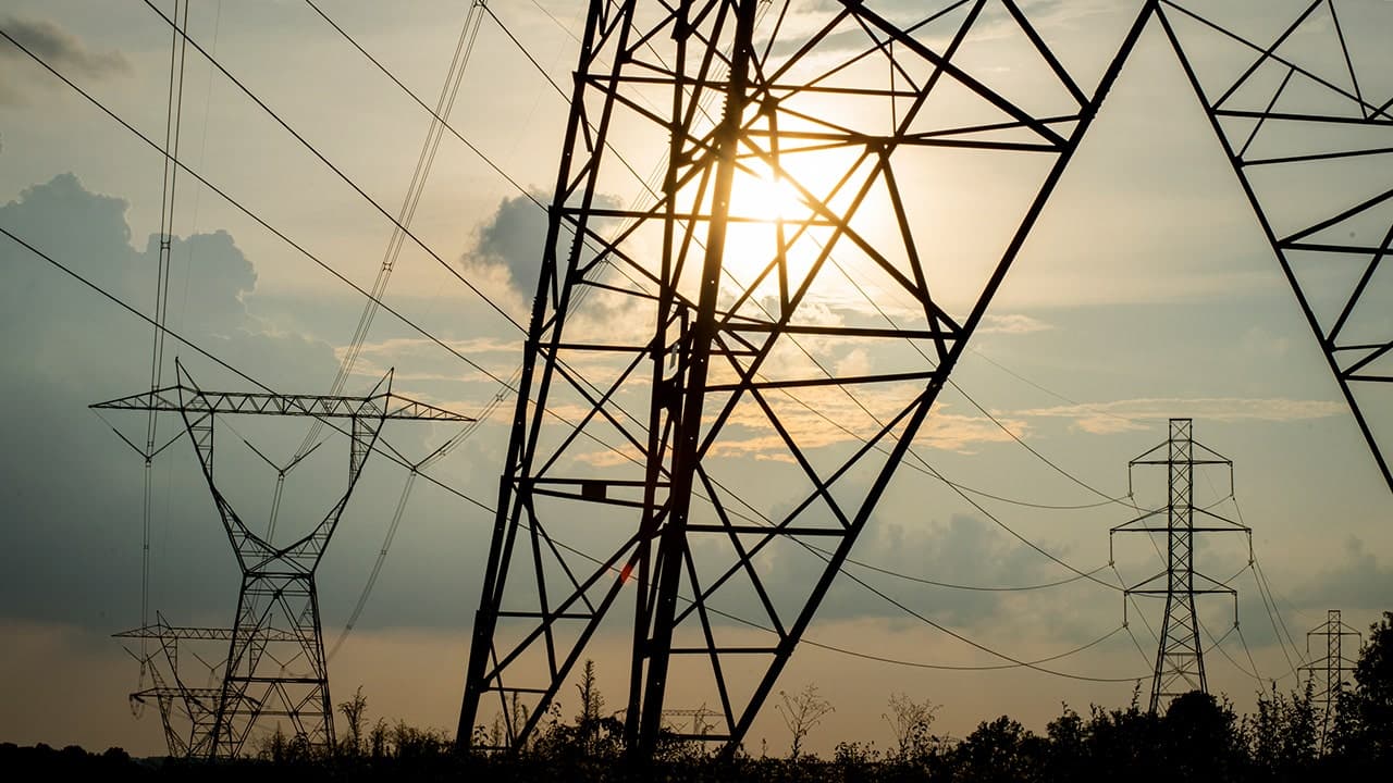 Strategies to Strengthen US Power Grid