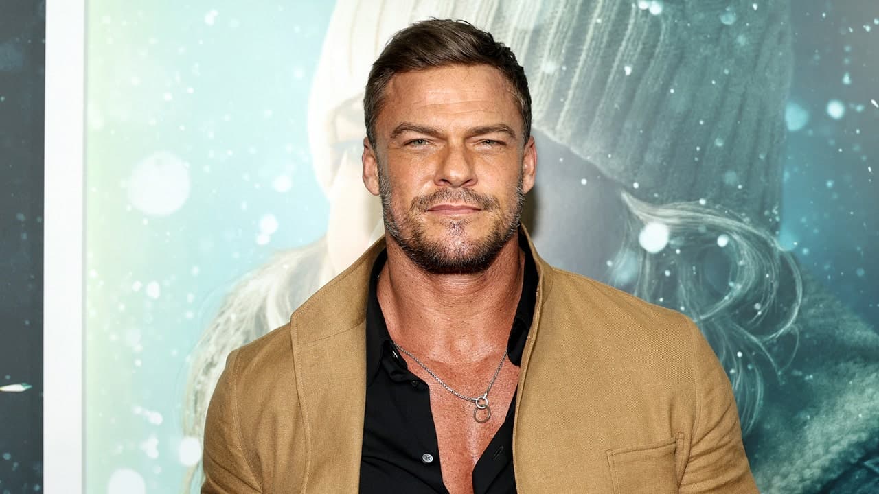 Alan Ritchson says studios urged silence on politics