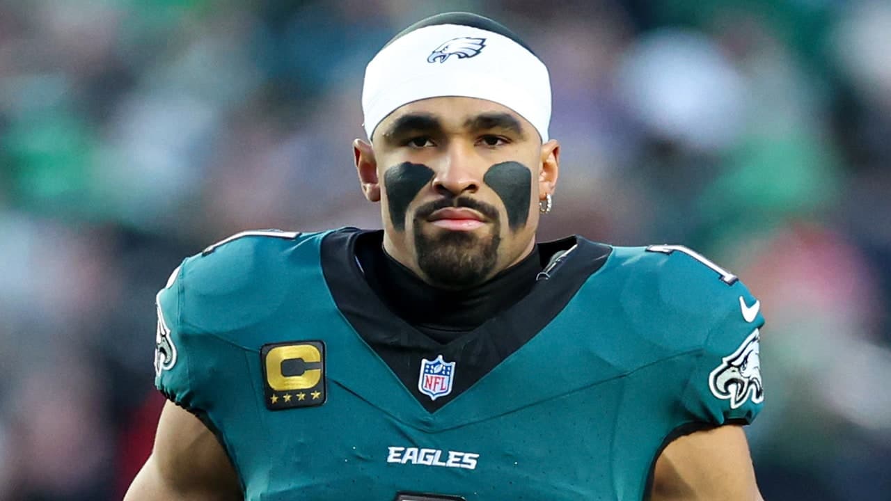 Eagles likely to sign Cowboys practice squad QB amid Hurts' health