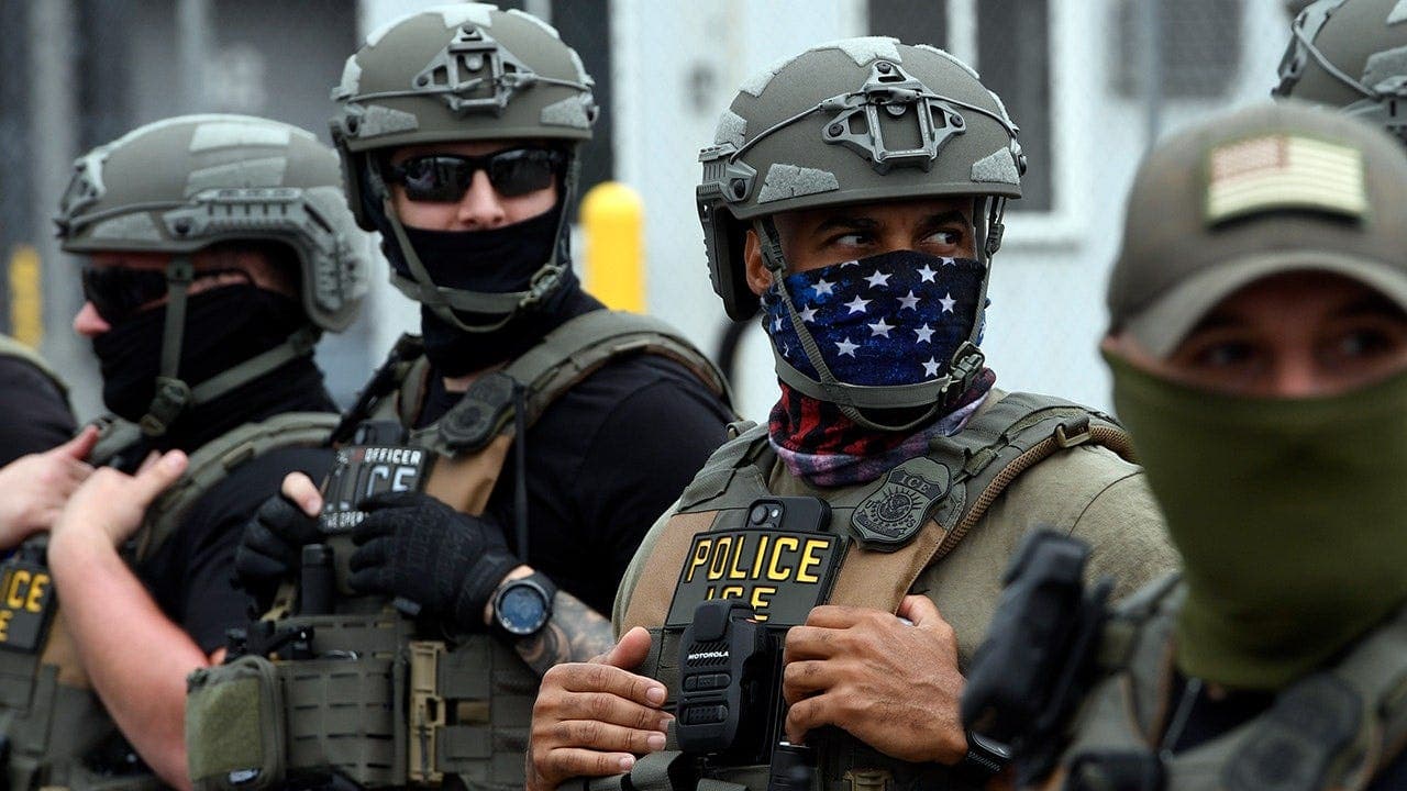 LA teachers monitor for ICE as DHS refutes enforcement claims
