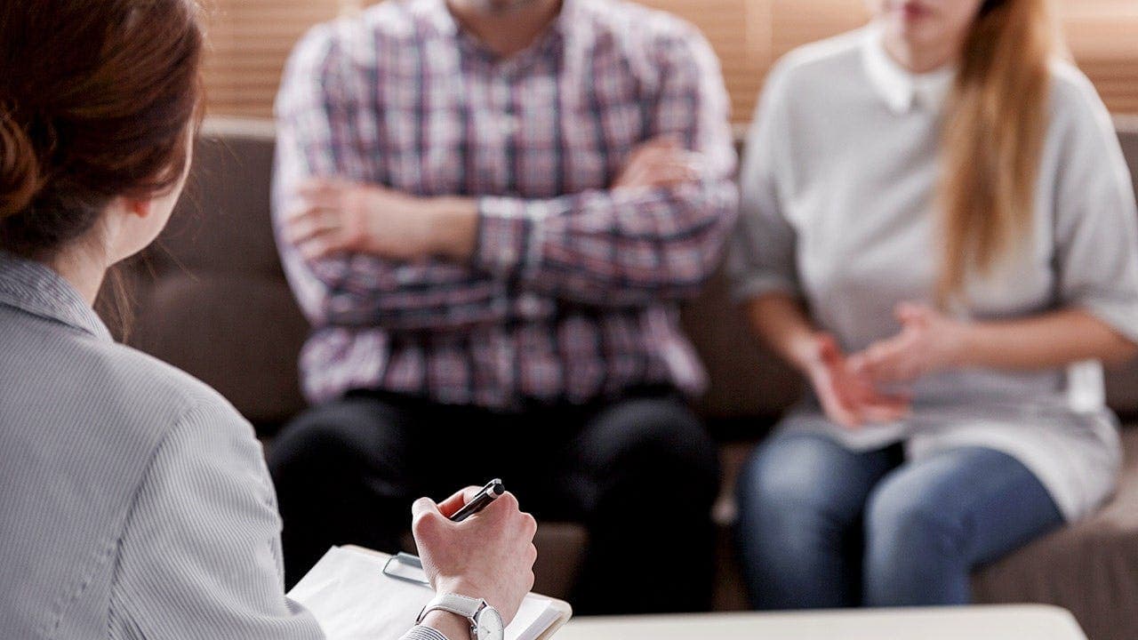 خبير علاقات يطعن في فرضية حول الطلاق في أمريكا