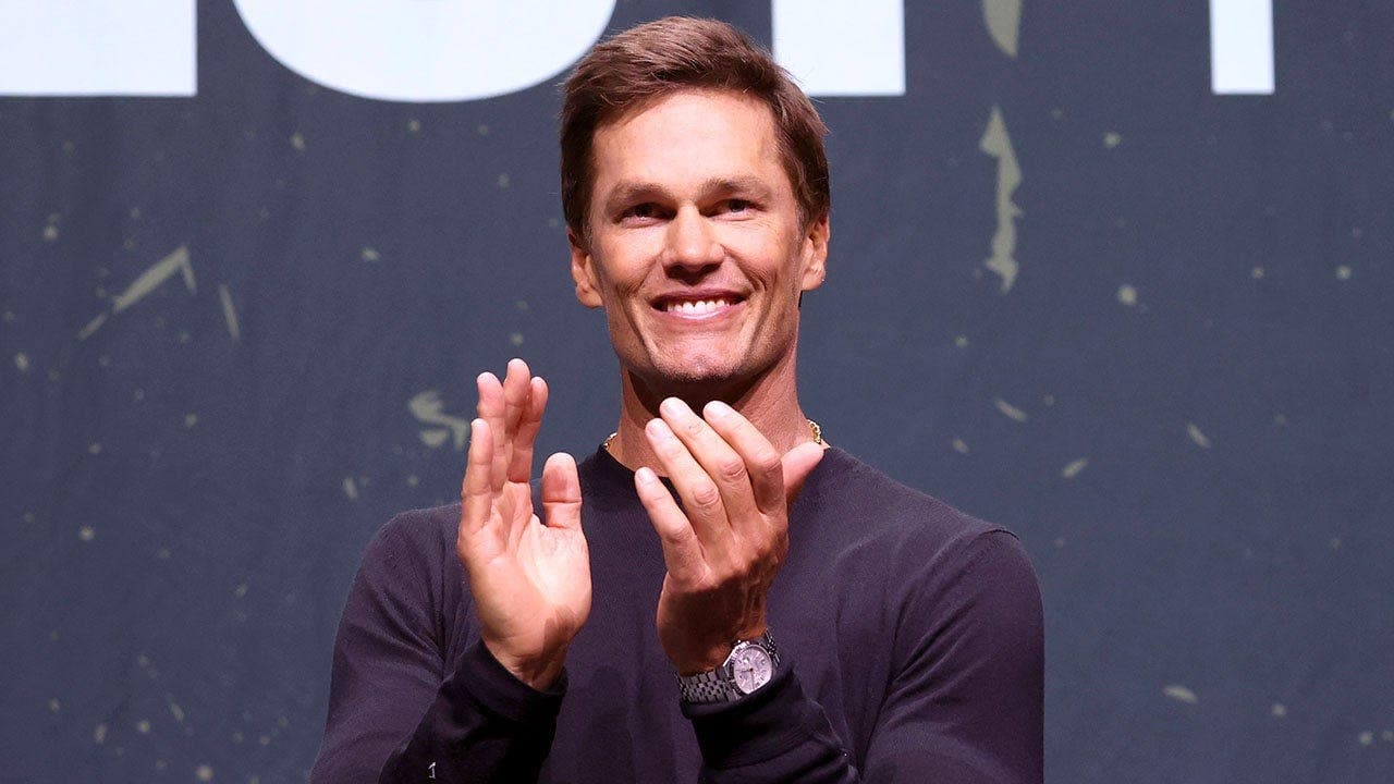 Tom Brady and Logan Paul clash at Fanatics Fest